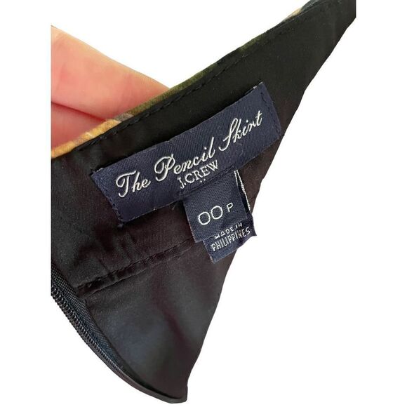 J.Crew Pencil Skirt in a delicate floral pattern 00p - Picture 3 of 4